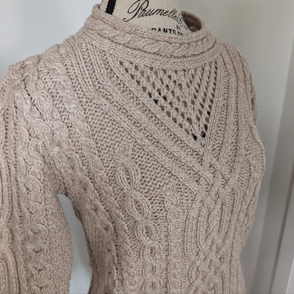 ARAN MOR | Women's Cream/Pink Streedagh Scallop Lace Stich Merino Wool Sweater - Picture 2 of 7